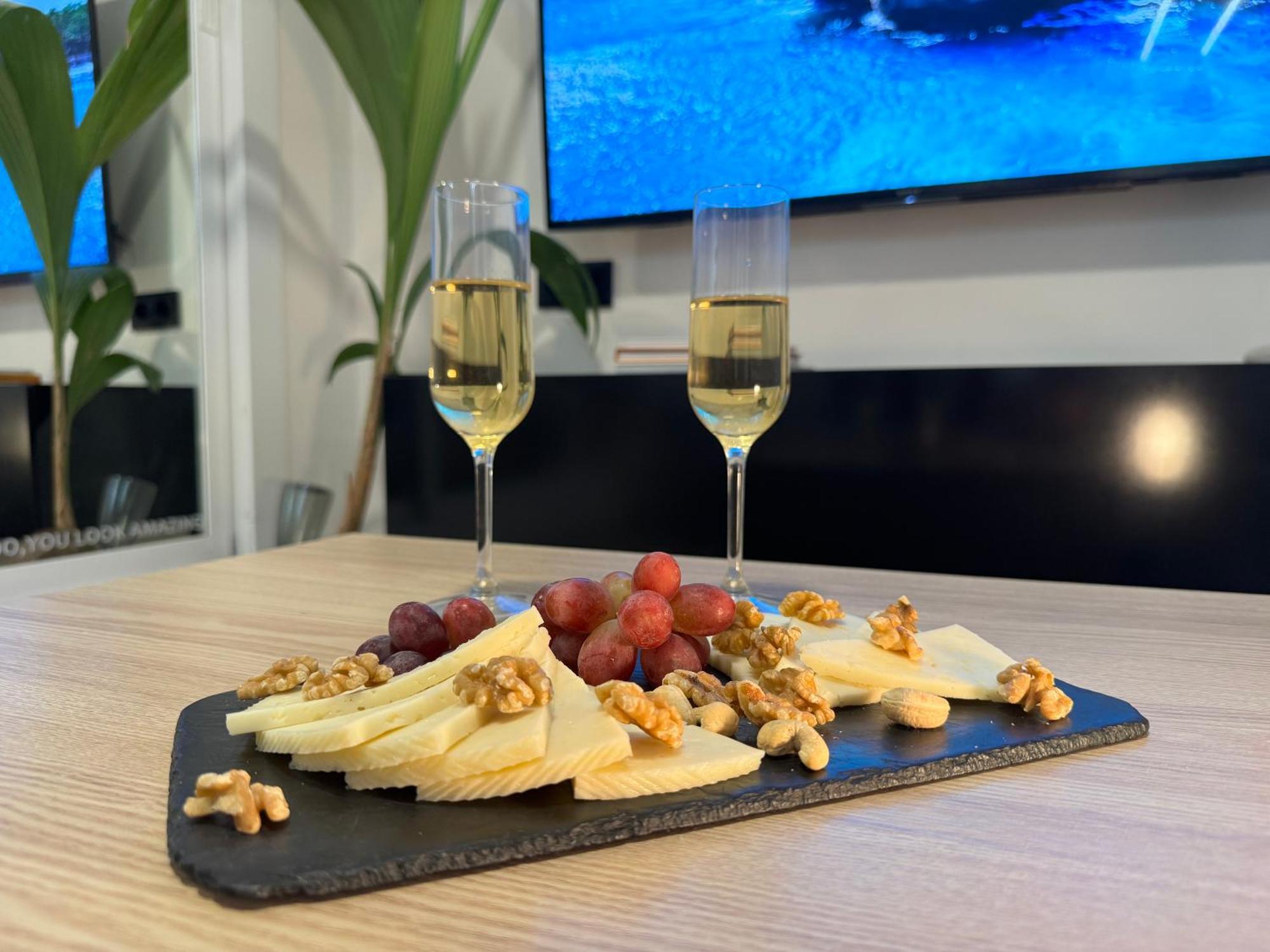 Zelun Suite Torremolinos Center Екстериор снимка